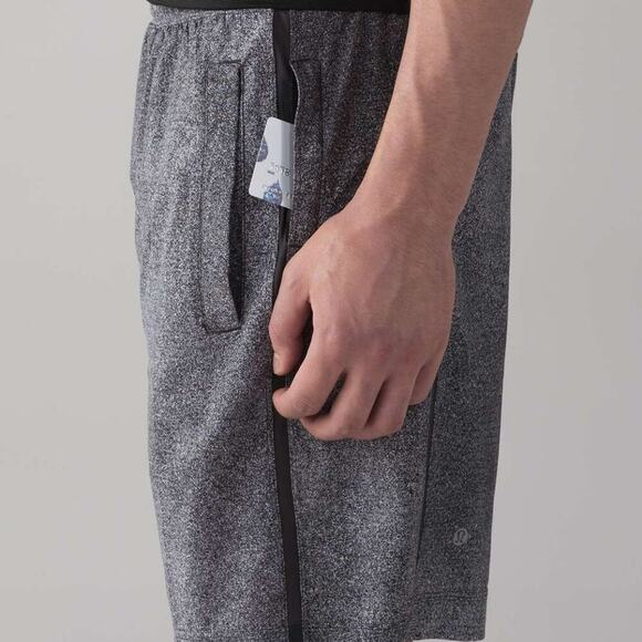 Lululemon Pace Breaker Shorts 9" Carbon Mist Alpine White Graphite Grey - Picture 3 of 16